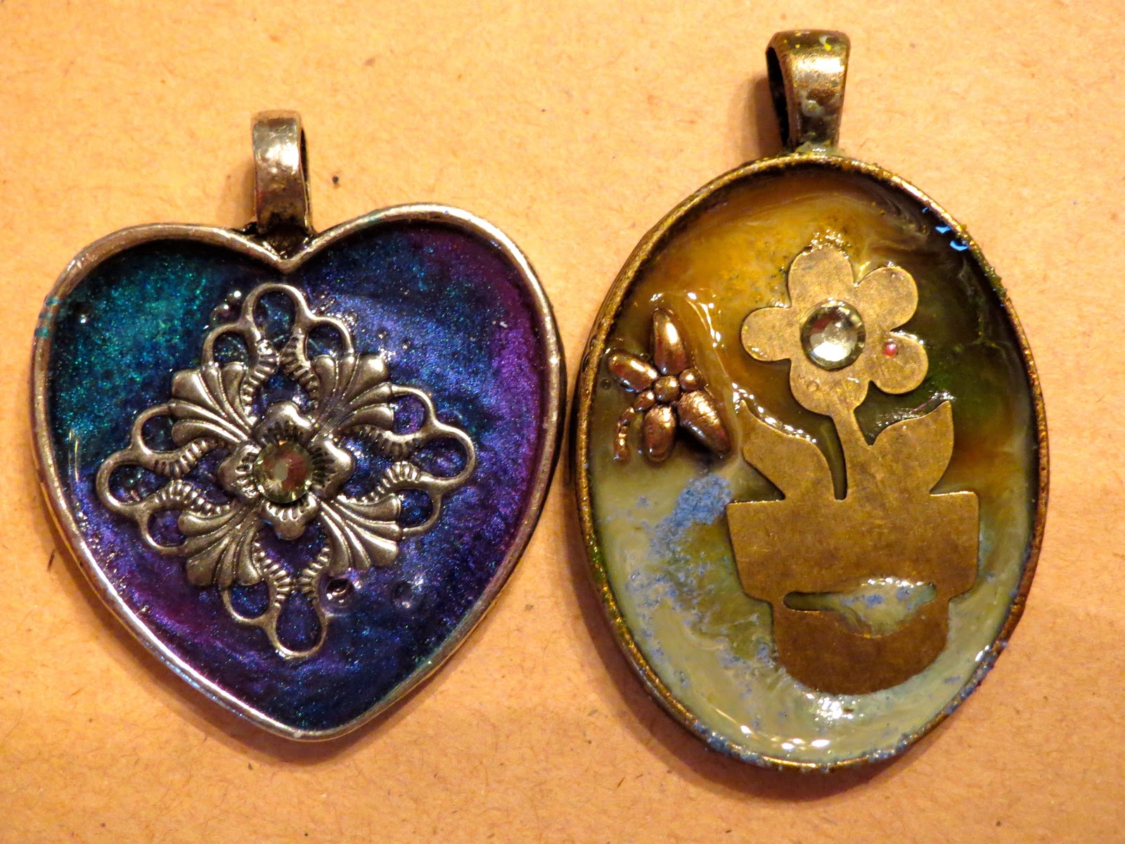 Creative Expressions Embossing Enamel in Bezels