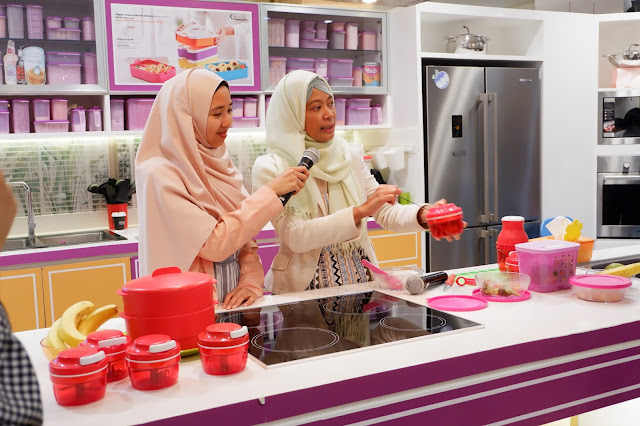 tupperware indonesia saat peluncuran little baby spa