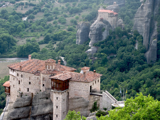 Meteora. Santa Bárbara Roussanou y San Nicolás Anapavsa Meteora. Santa Bárbara Roussanou y San Nicolás Anapavsa