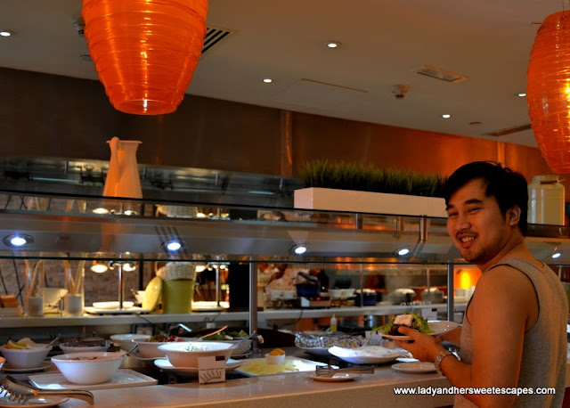 Ed and the breakfast buffet at Choices in Yas Island Rotana