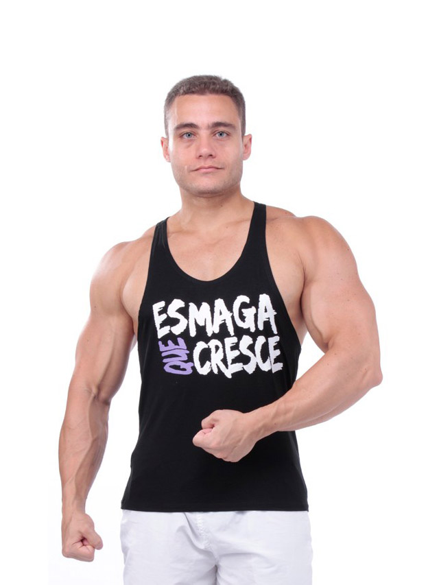 Rodrigo Peixoto veste regata cavada Esmaga que Cresce. Foto: Divulgação