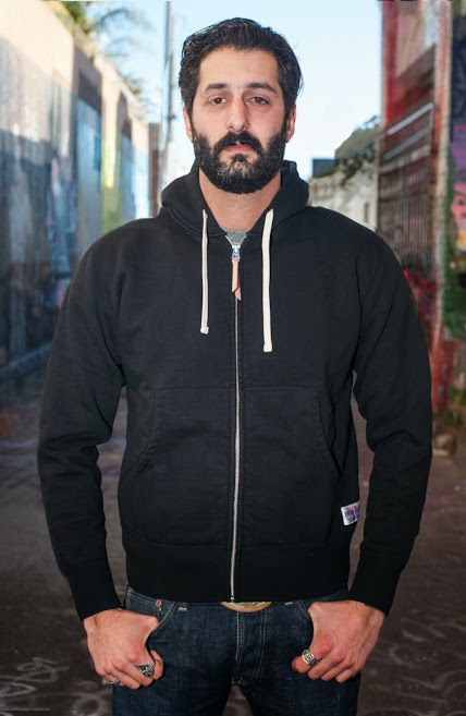 IH_BLK_HOODIE_01.JPG