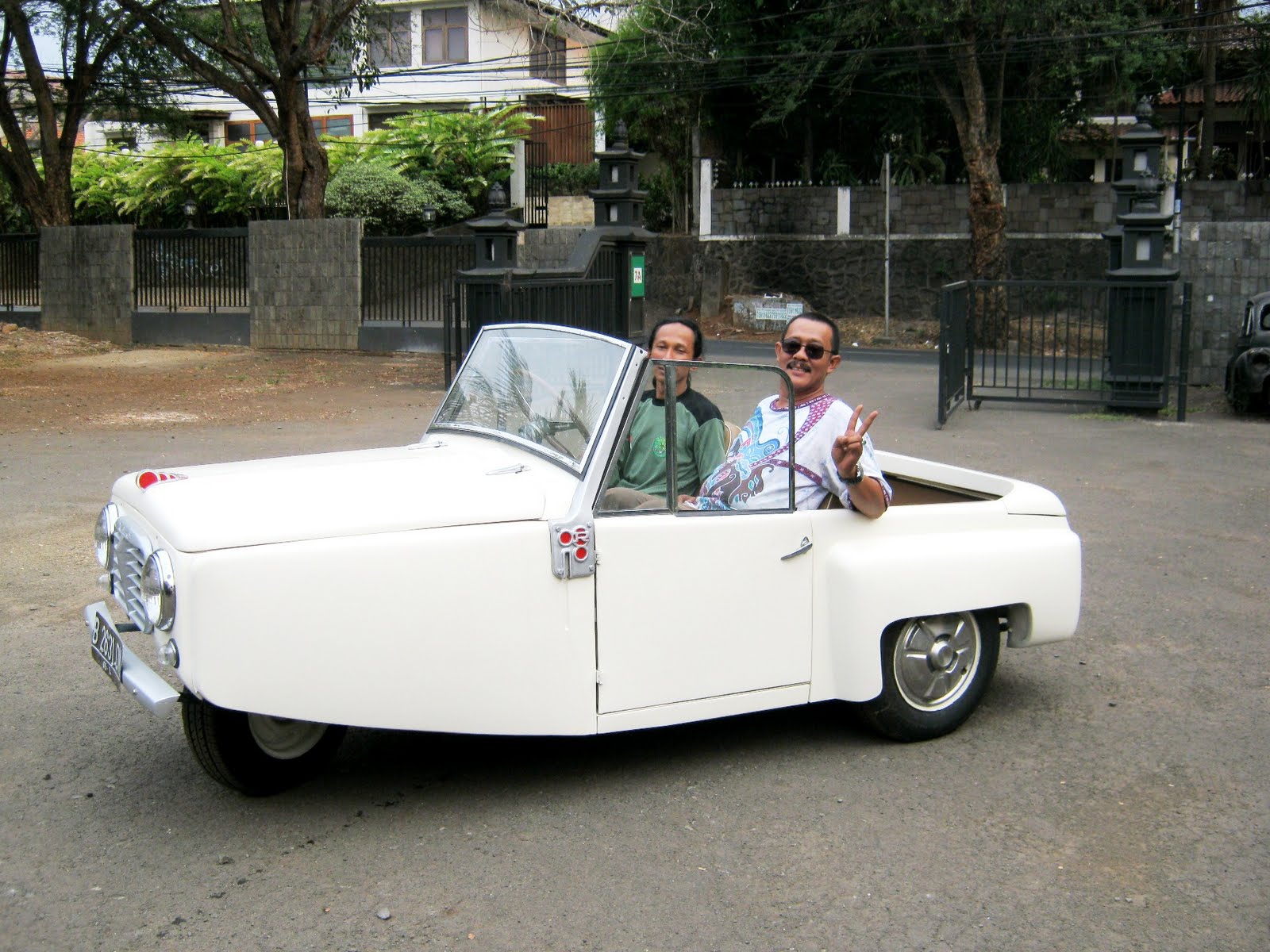 Sekartaram Classic Car: Koleksi 2, Reliant Regal Mark 1, 1954