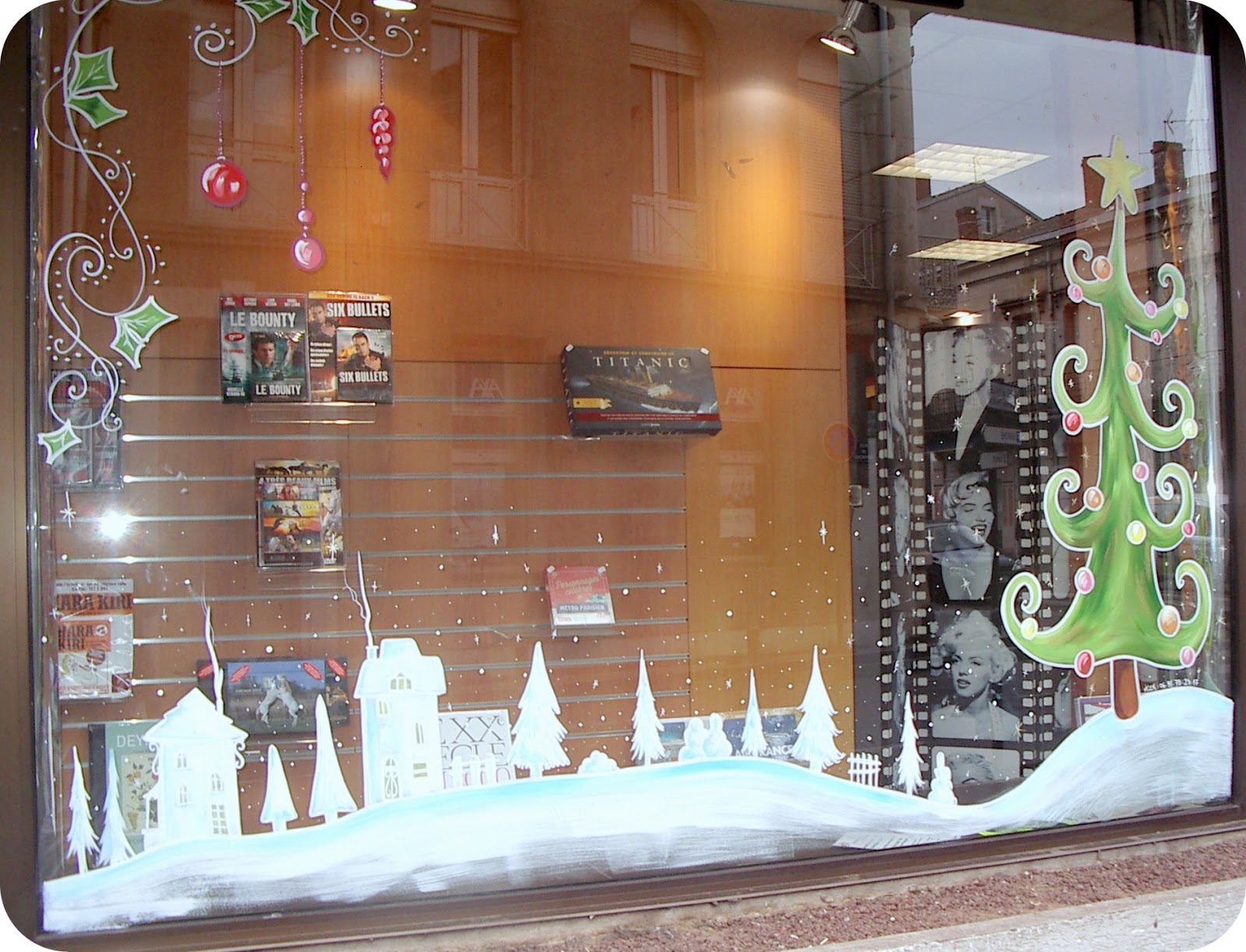 Mickaëlle Delamé: Vitrines peintes de Noël sur Agen