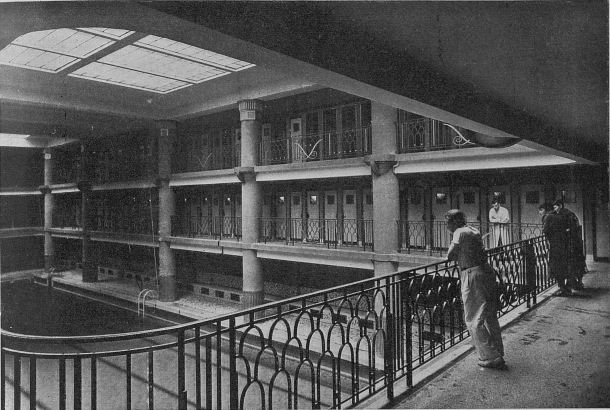 Parisbiseart La piscine Lutetia Hermès rive gauche