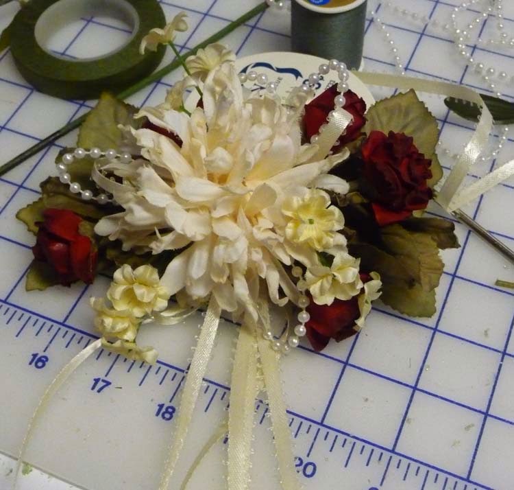The Wool N Button Quick Crafts Last Minute Corsage