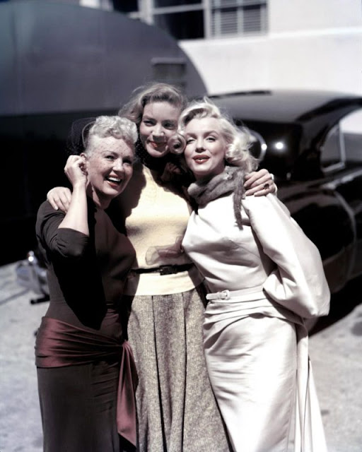 Marilyn Monroe, Lauren Bacall y Betty Grable en Cómo casarse con un millonario