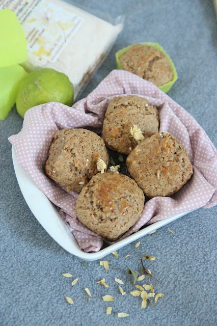 Petits moelleux citron-châtaigne vegan Cuillère et saladier : Petits moelleux citron-châtaigne