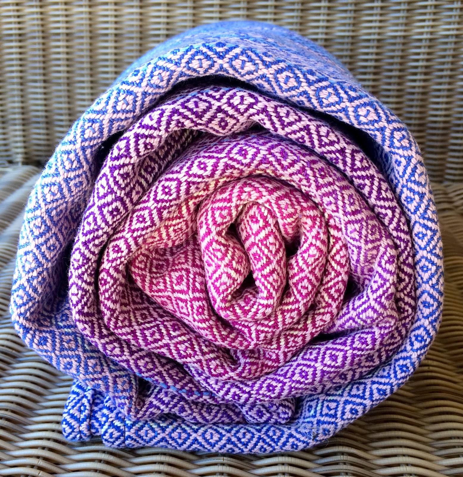 Peaceful and Creative Living : How To Weave A Baby Wrap