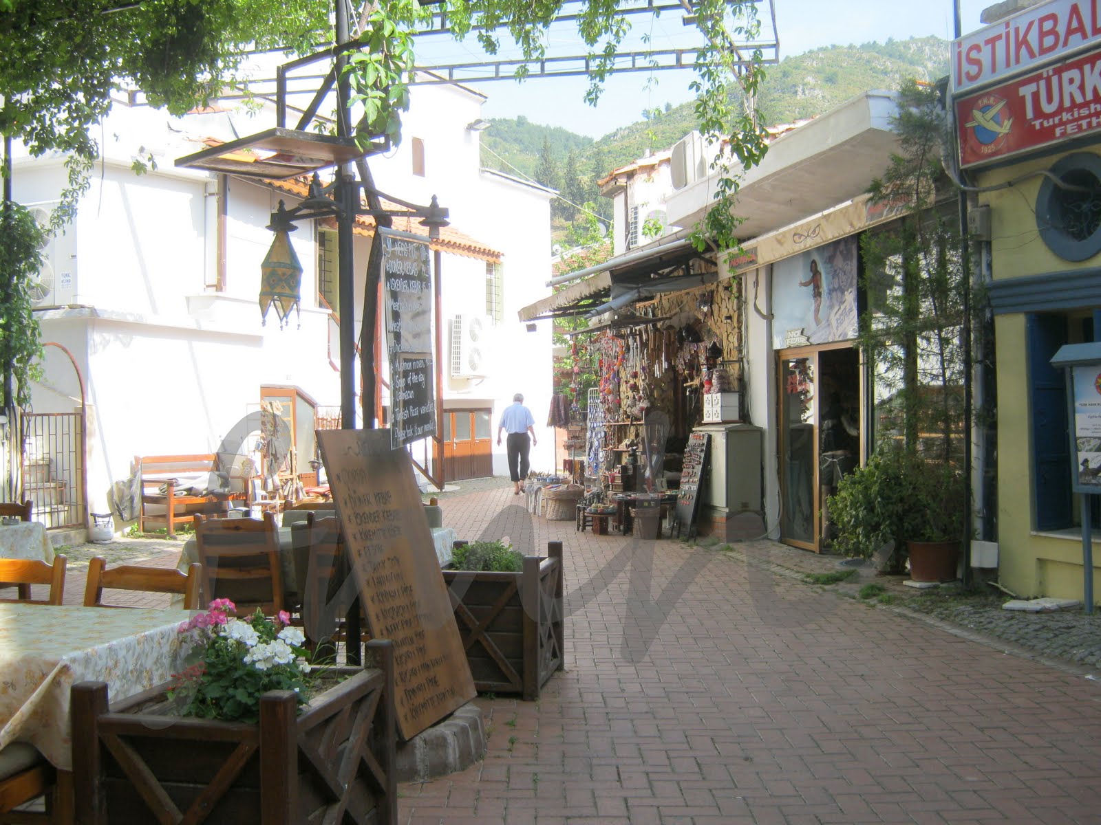 kahve tadında hayat: barlar sokağı....