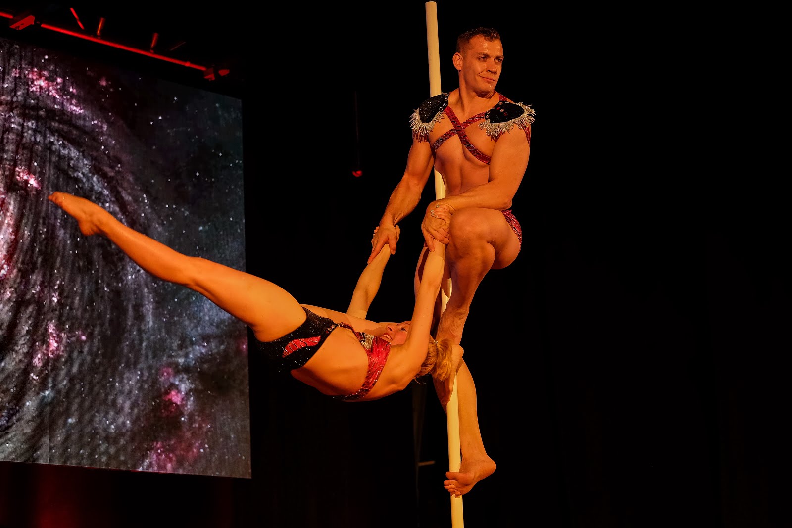 POLE DUO SHOW