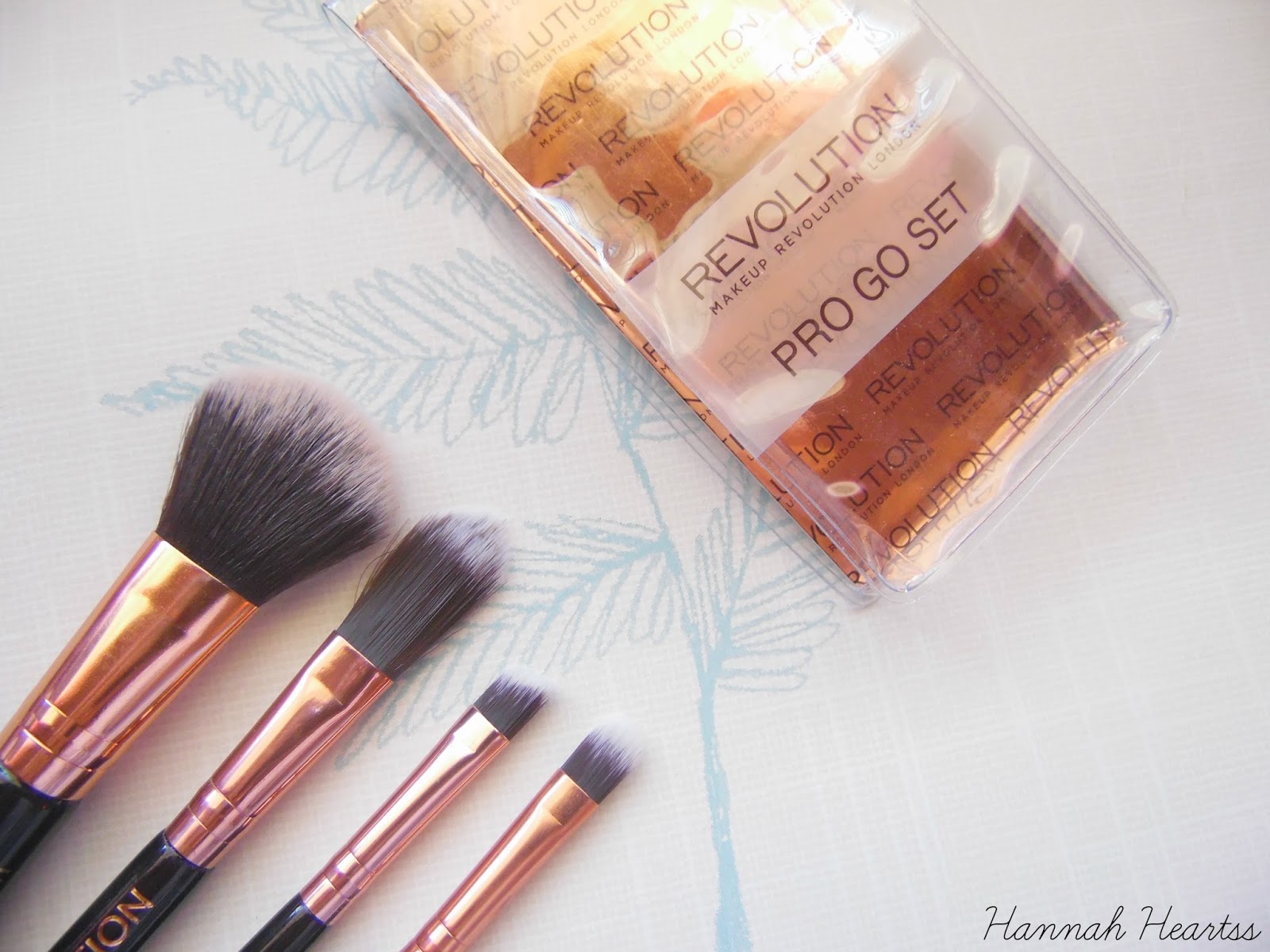 Makeup Revolution Pro Go Mini Brush Set — Hannah Heartss