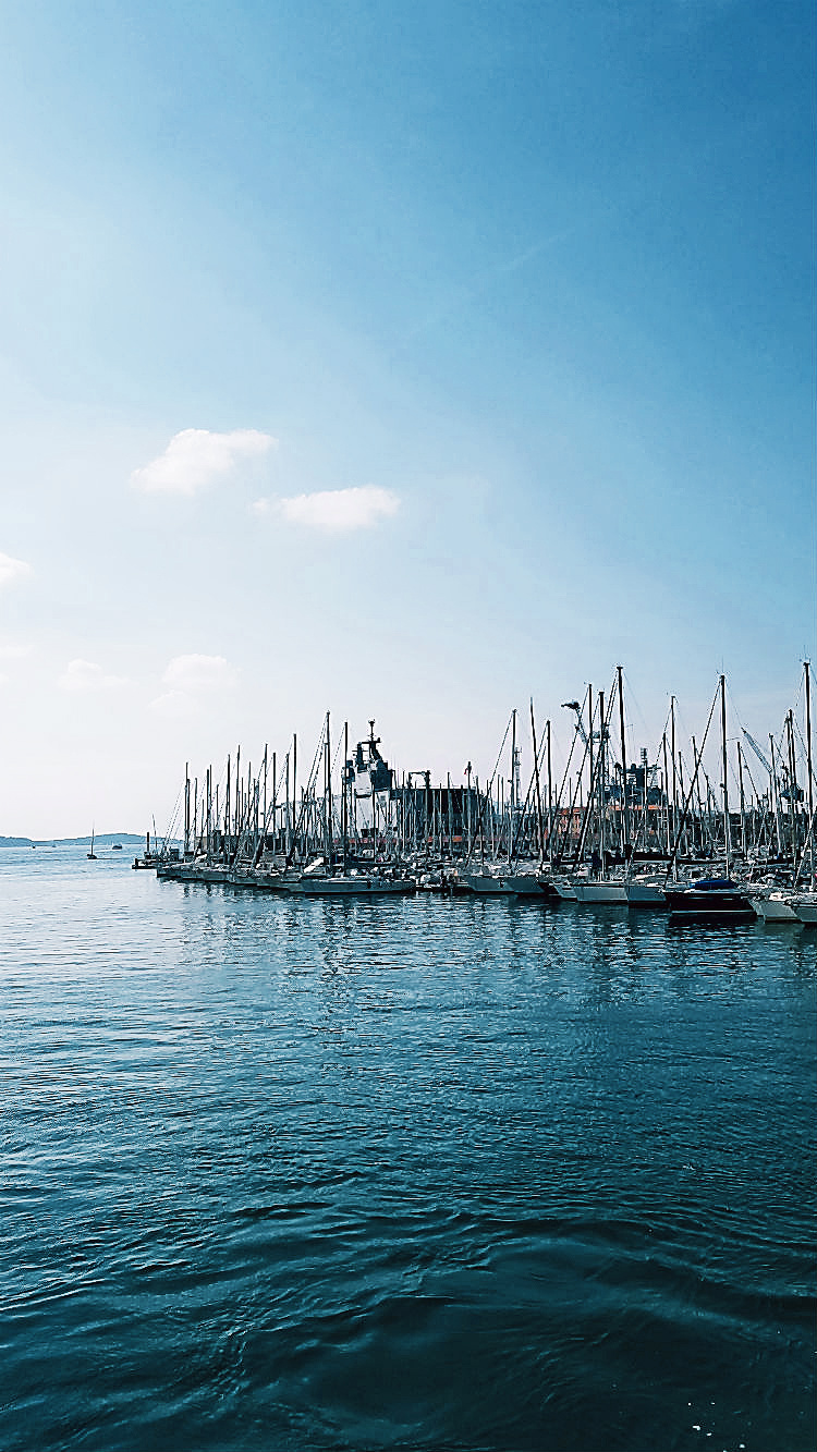 Im Hafen von Toulon. Ein Spaziergang durch die Altstadt von Toulon (Reisebericht im Rahmen einer Kreuzfahrt mit der Mein Schiff 5 von Tui Cruises) | Arthurs Tochter kocht. Der Blog für food, wine, travel & love