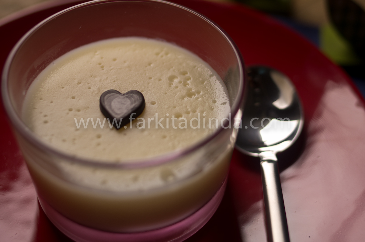 Ev Yapımı Vanilyalı Puding Ev Yapımı Vanilyalı Puding