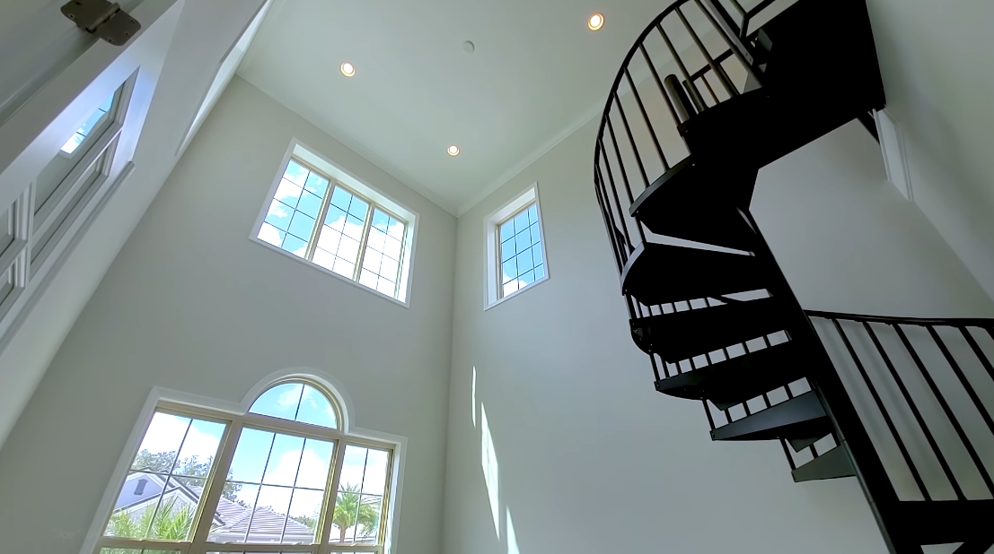 Tour Windermere, FL New Home vs. 22 Interior Design Photos