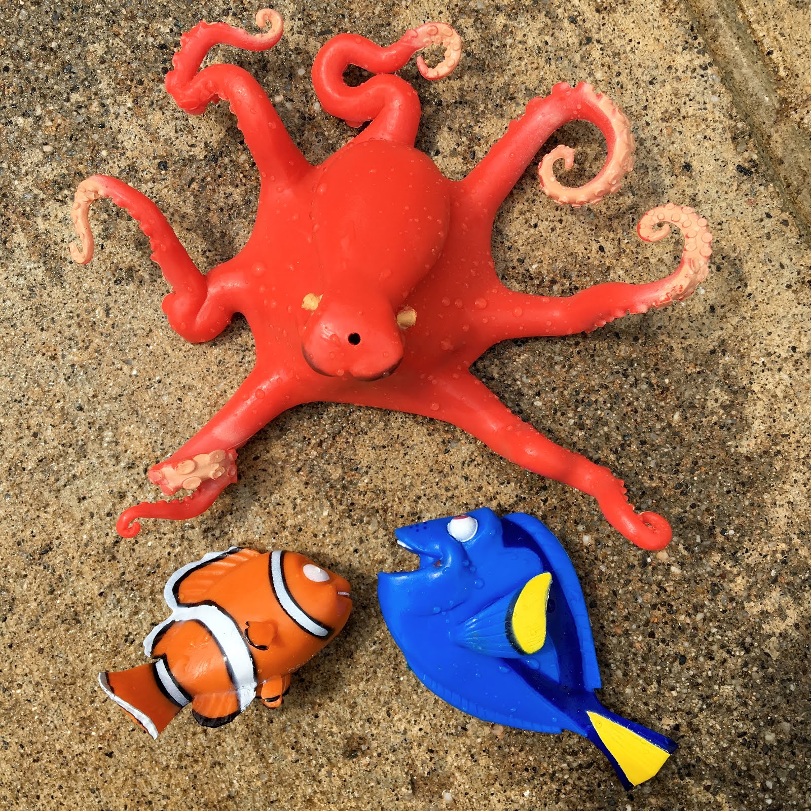 finding dory characters toys