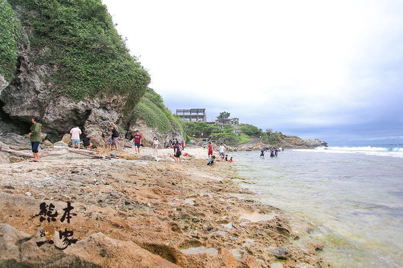 小琉球浮潛秘境|美人洞沙灘|美人洞花瓶岩浮潛看海龜|綠蠵龜石|寶娜娜民宿自由潛隊