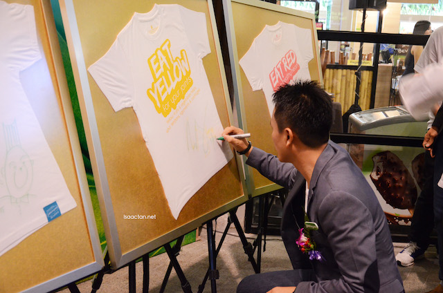 T-shirt signing to commemorate the launch of Meat Free Monday 