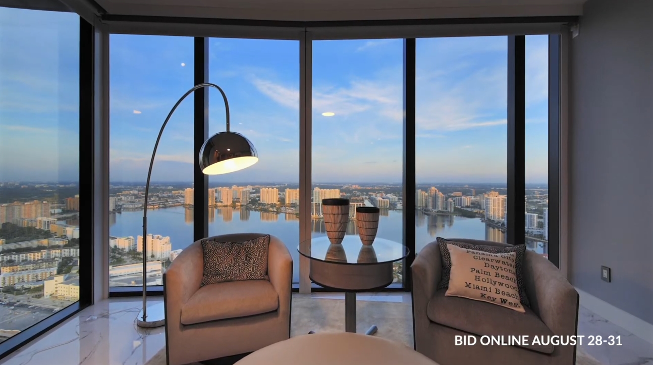 High-End Home Interior Design Tour vs. 211 Town Line Road Barrie, ON - Sotheby's International Realty Canada