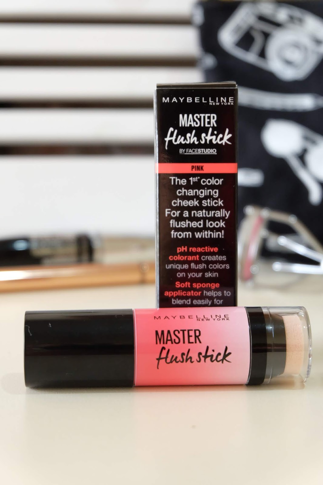 Cheek stick. Aglow. Bronze blush stick. Cream blush stick cheeky posh - rollerskate. Dior румяна стик.