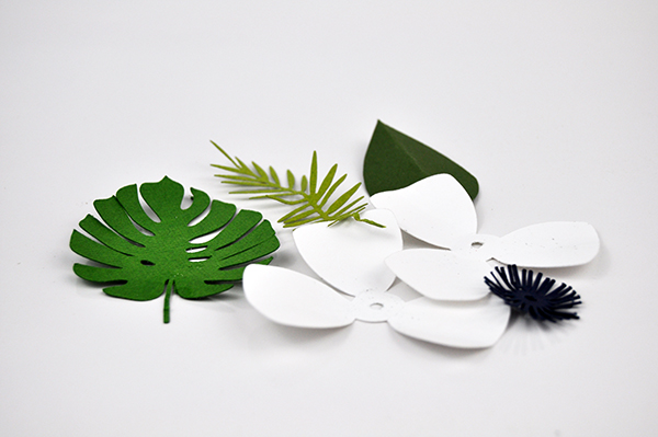 Father's Day Paper Boutonniere by Jen  Gallacher for www.jengallacher.com #fathersday #jengallacher #paperboutonniere