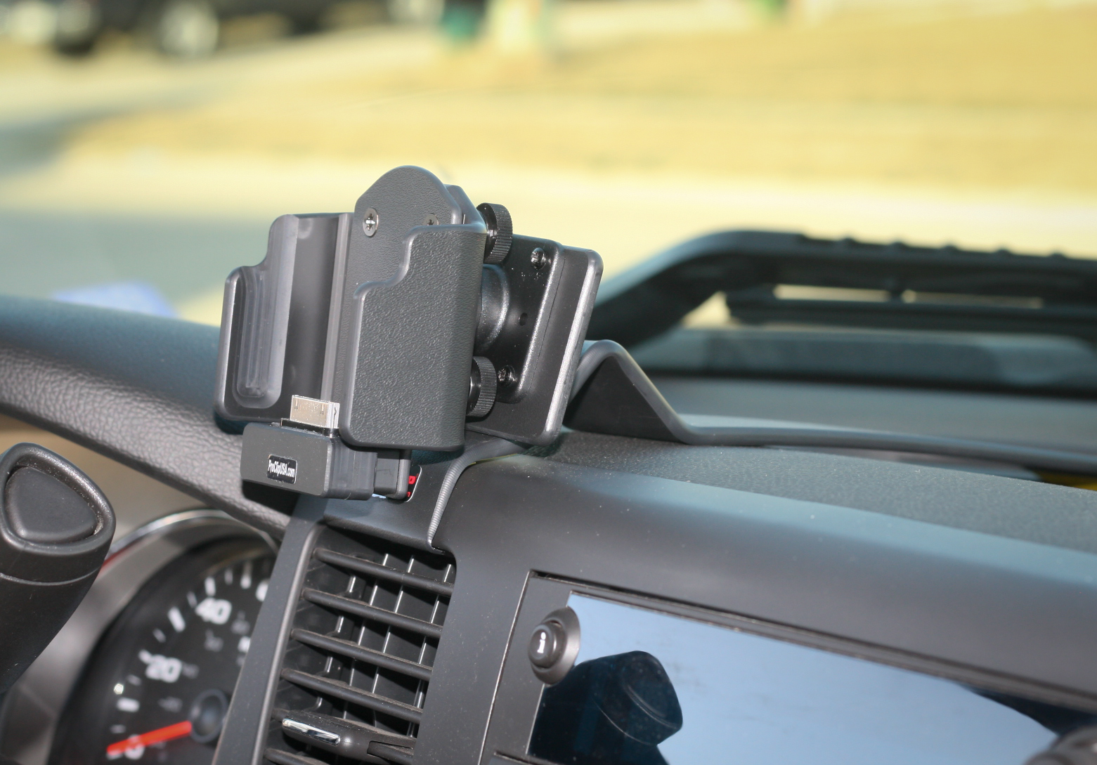 My i Tech Gadgets ProClip InVehicle Device Mount