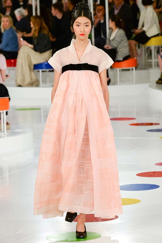 Chanel Resort 2016, Ji Hye Park 朴智慧 Cruise 2016 Chanel Korean Hanbok Gown on Runway