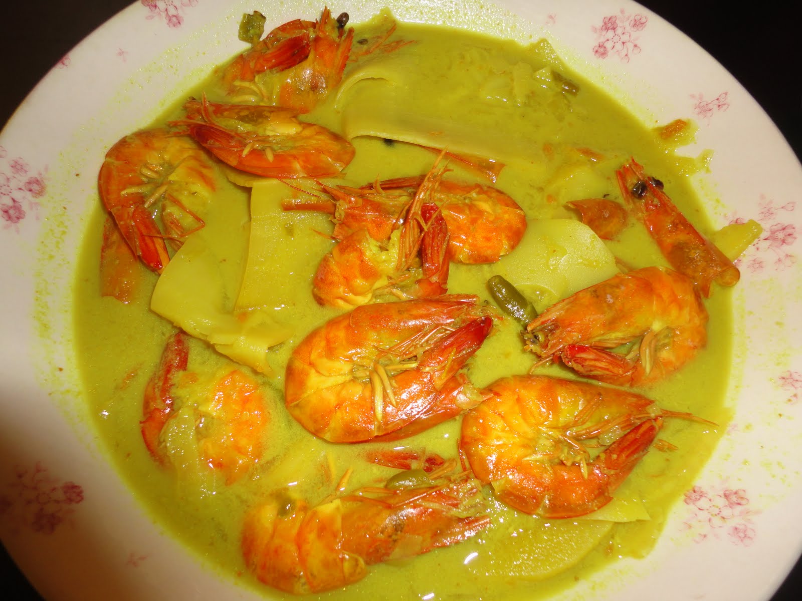 ~ LoVeLY aZaLYea ' s sToRy ~: uDanG maSak leMaK ciLi aPi reBunG