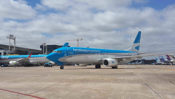 Paro total de los trabajadores de Aerolíneas y Austral Paro total de los trabajadores de Aerolíneas y Austral