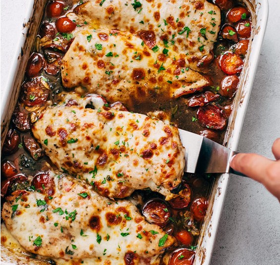 Garlic Butter Tomato Baked Chicken with Mozzarella Garlic Butter Tomato Baked Chicken with Mozzarella