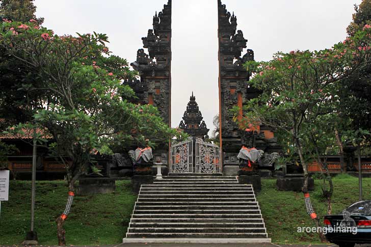 pura agung tamansari halim perdanakusuma