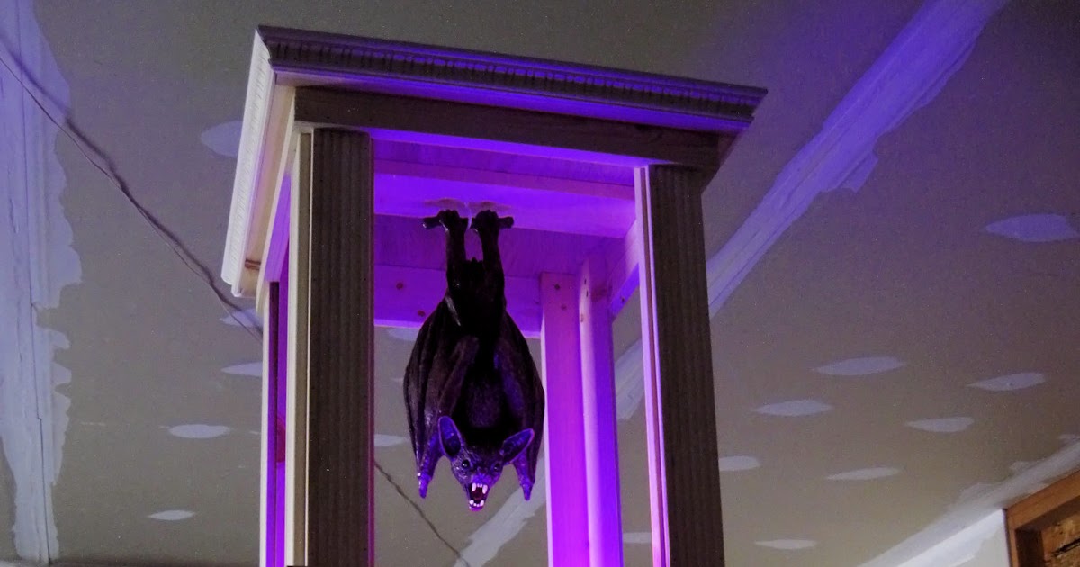 Haunted Eve's Halloween Blog Mini Mausoleum Lighting