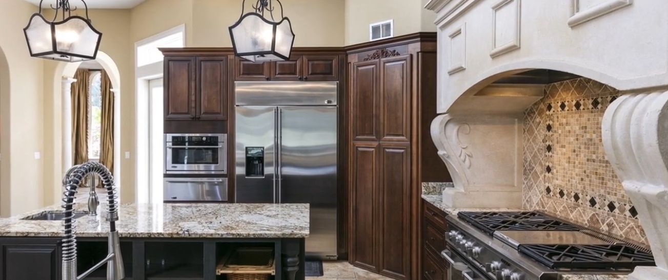 16 Photos vs. 6814 Valhalla Way, Windermere, FL Home Interior Design Tour