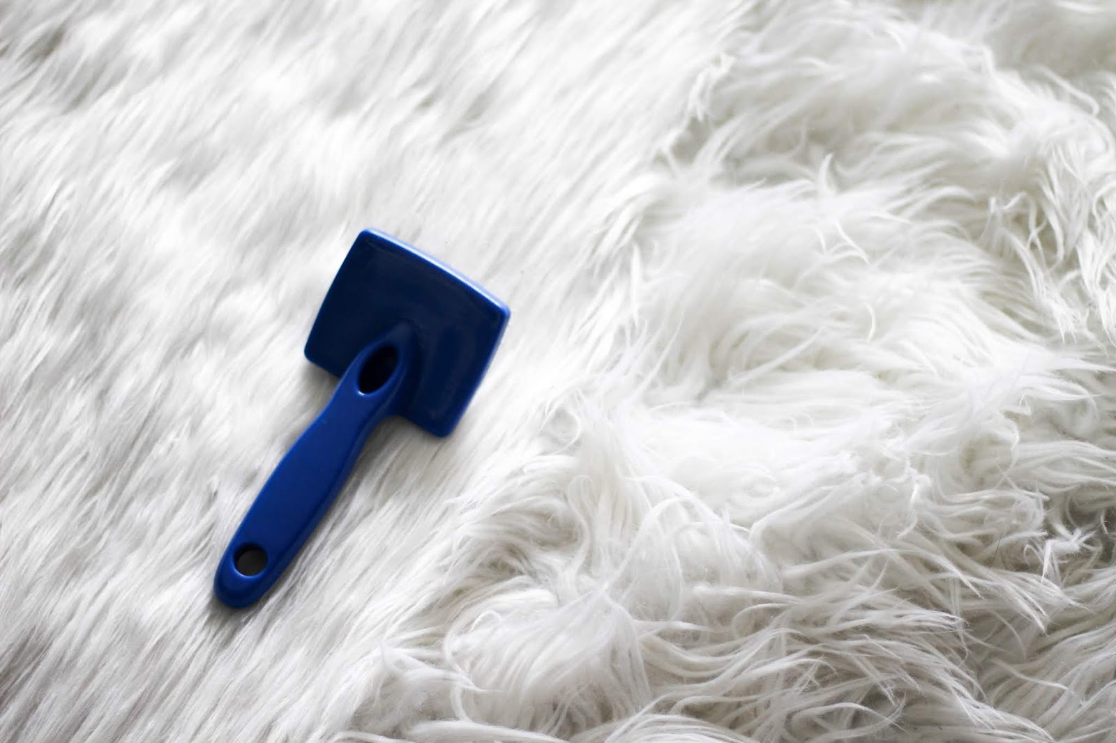 HOW TO CLEAN A WHITE FAUX FUR RUG A Classy Fashionista
