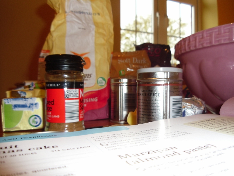 Pudding christmas plum yumm cut into Sempre Sorres: Christmas Cake!