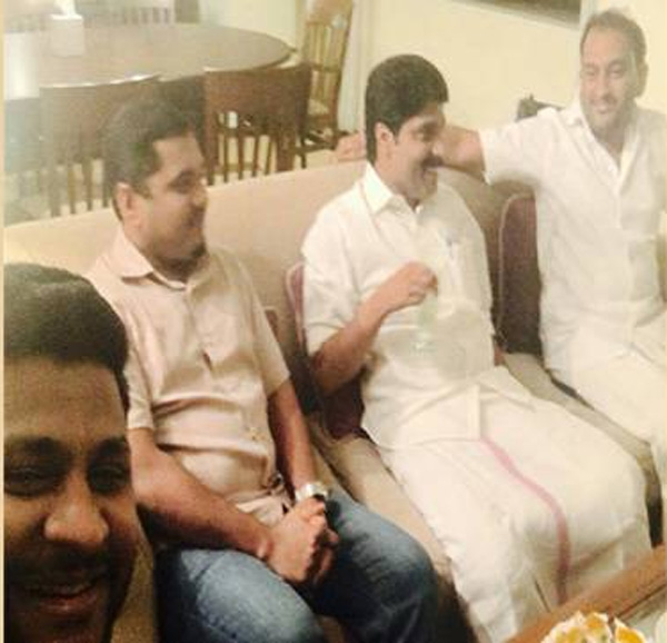UDF leaders photo also with Abu Laise, Kozhikode, News, Politics, UDF, CPM, Election, Dubai, News, Kerala
