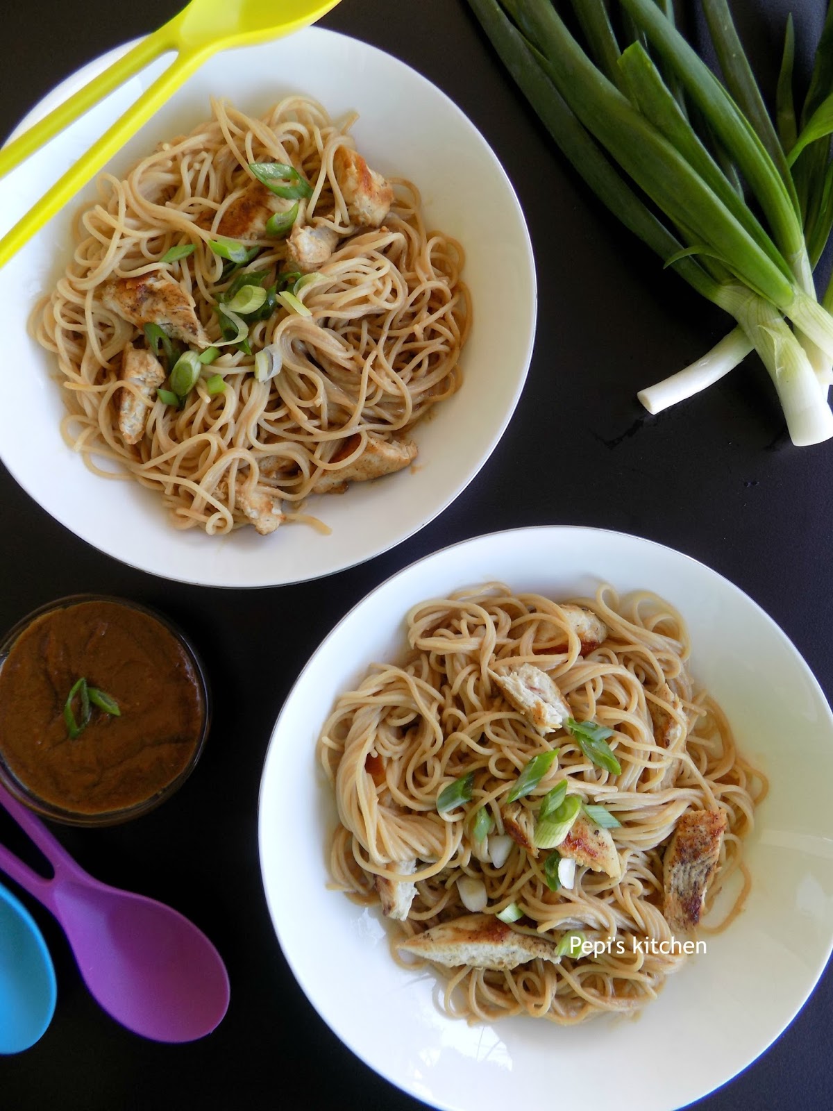 Pepi's kitchen in english Spaghetti with Chicken and Peanut Butter Sauce