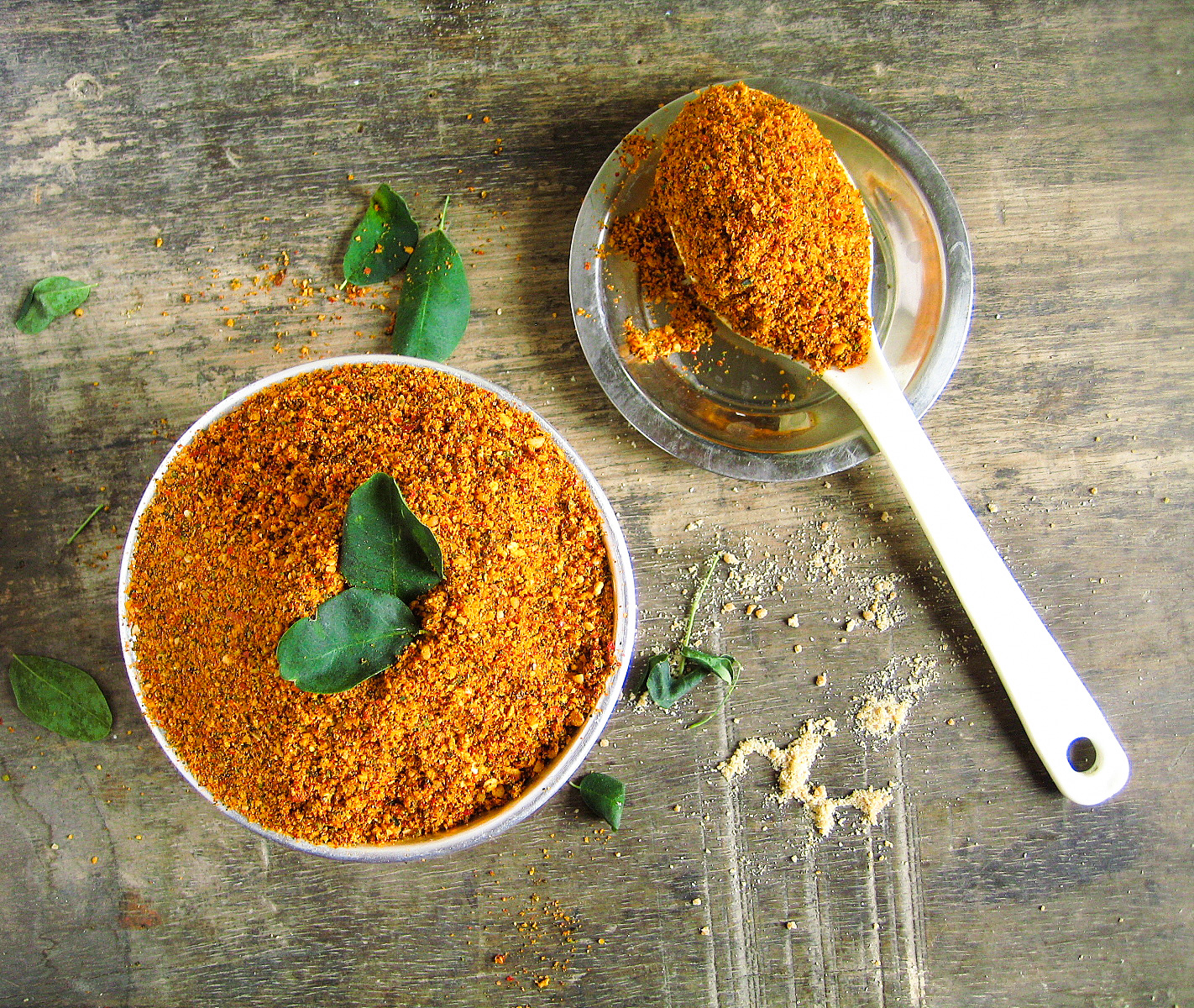 madhuri's kitchen murungai keerai podi / munagaku podi / drumstick