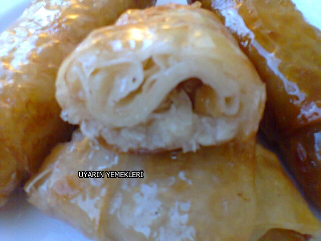 Uyarın Yemekleri Kadayıflı Börek Tatlısı