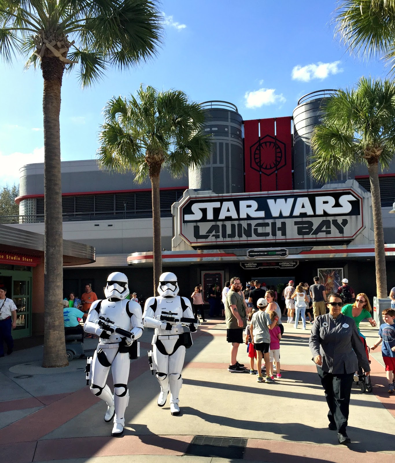 Hidden Force In Star Wars Launch Bay | Walt Disney World Resort - White  Glove World