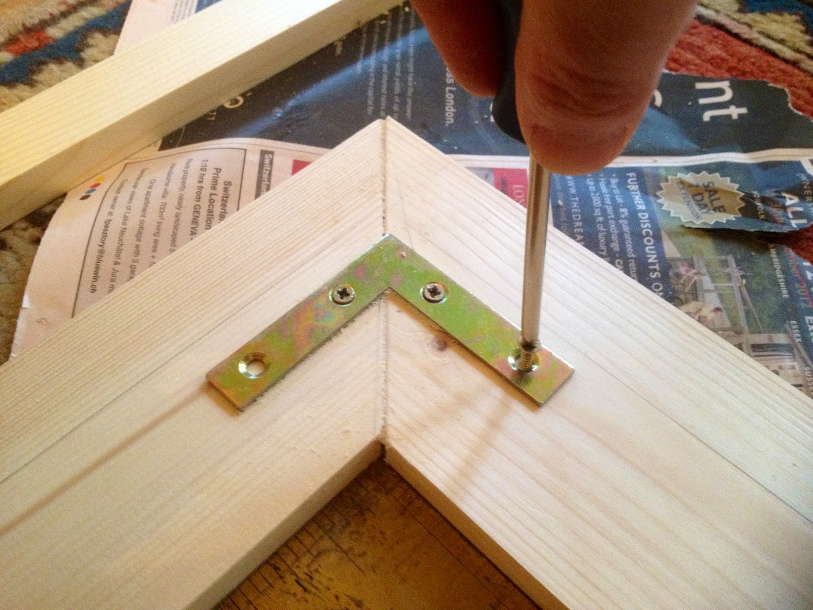 Le Flâneur Bleu Creating a 17th centurystyle picture frame.
