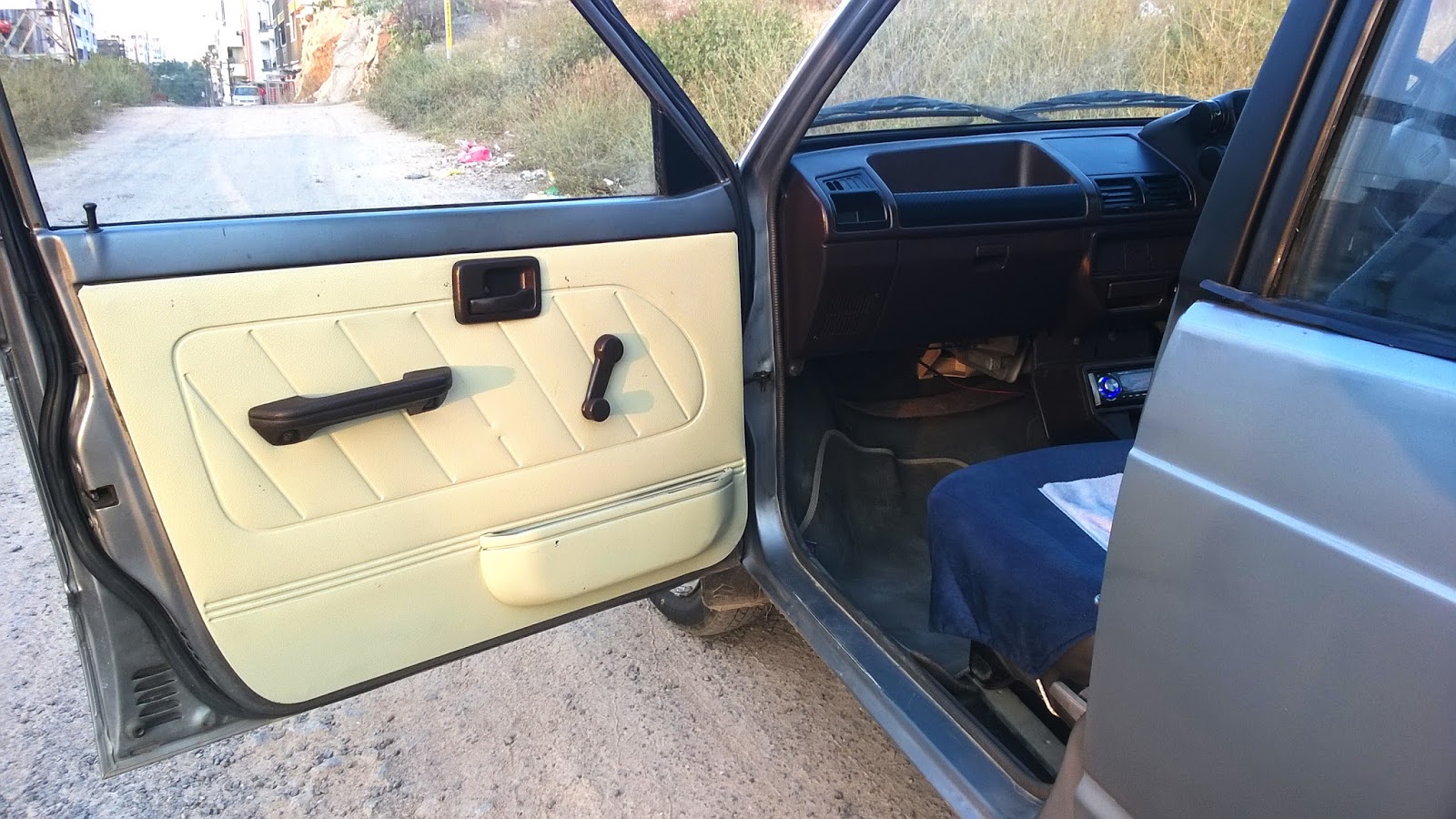 Aziz Siddiqui Maruti 800 DIY renovation