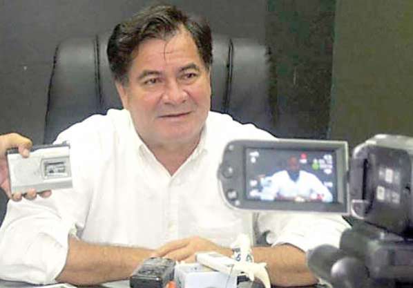 El senador boliviano Roger Pinto se escapó de Bolivia y está en Brasil