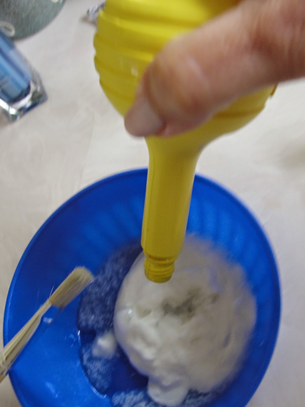 How to lighten up your hair with lemon juice (NOT!)