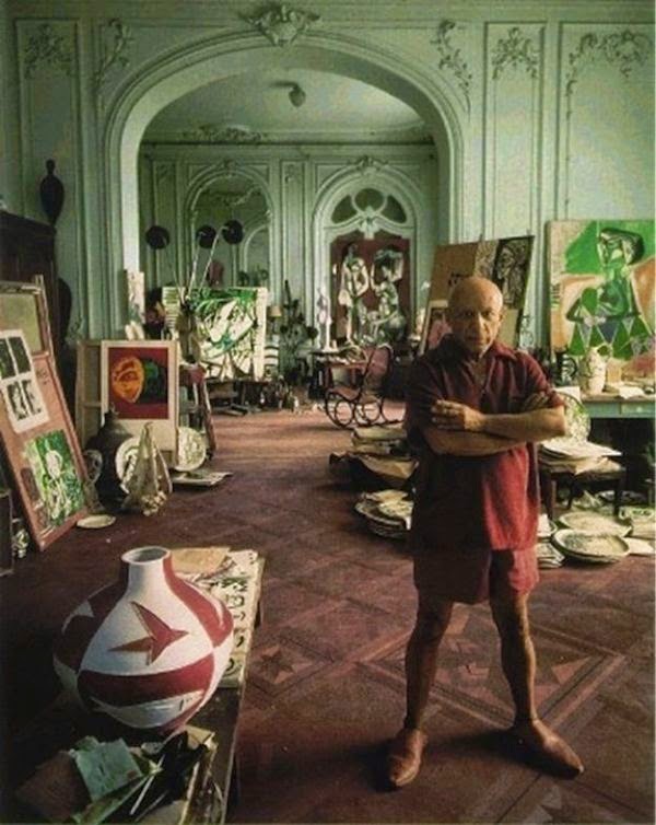 Workspaces Of The Greatest Artists Of The World (38 Pictures) - Pablo Picasso in his studio