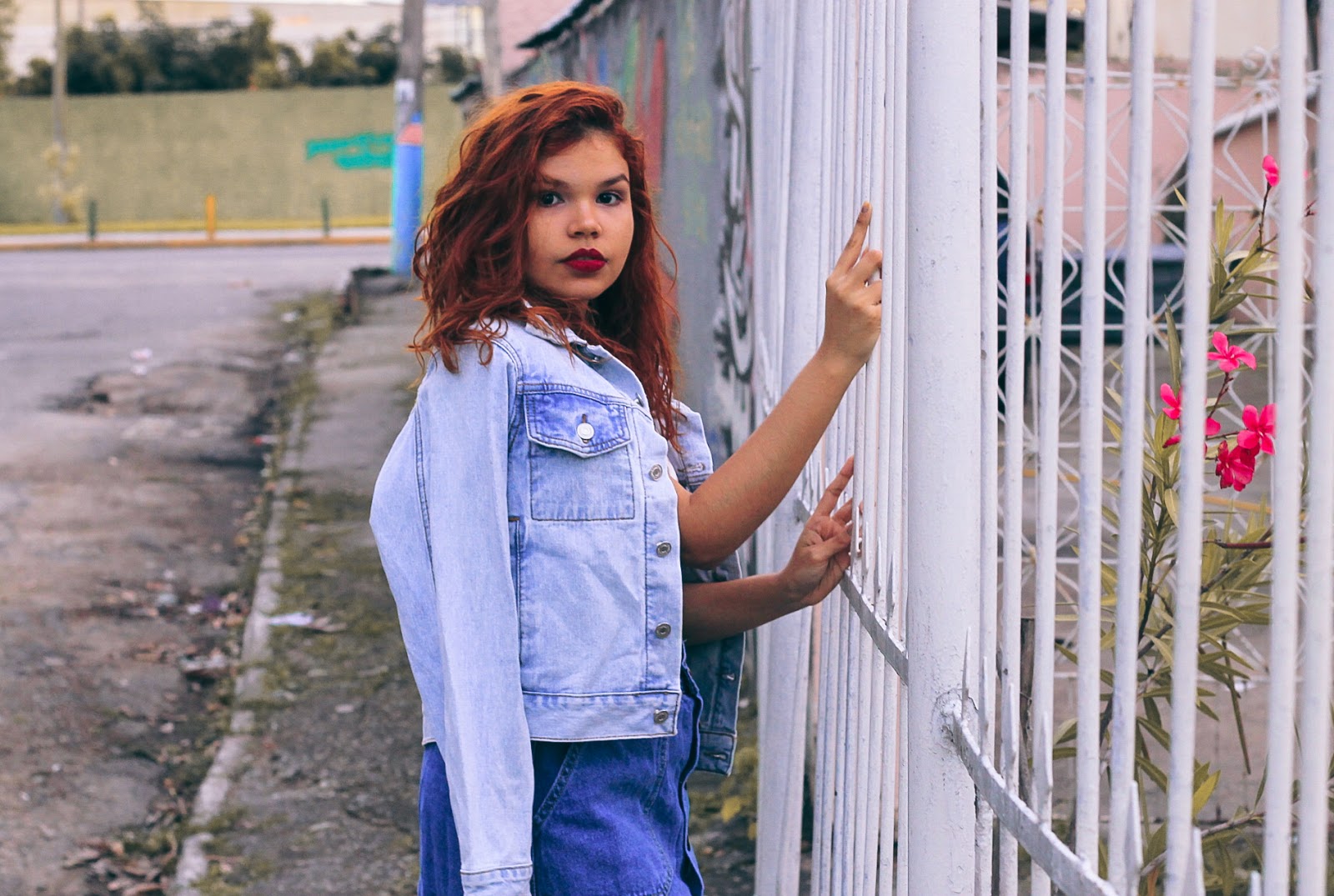look anos 90, all jeans, jaqueta jeans, look saia jeans botão, look cropped veludo rosé, oxford taquilla, look meia arrastão, saia e meia arrastão, jeans com jeans, look ingrid gleize, shein, look da china look anos 90, all jeans, jaqueta jeans, look saia jeans botão, look cropped veludo rosé, oxford taquilla, look meia arrastão, saia e meia arrastão, jeans com jeans, look ingrid gleize, shein, look da china