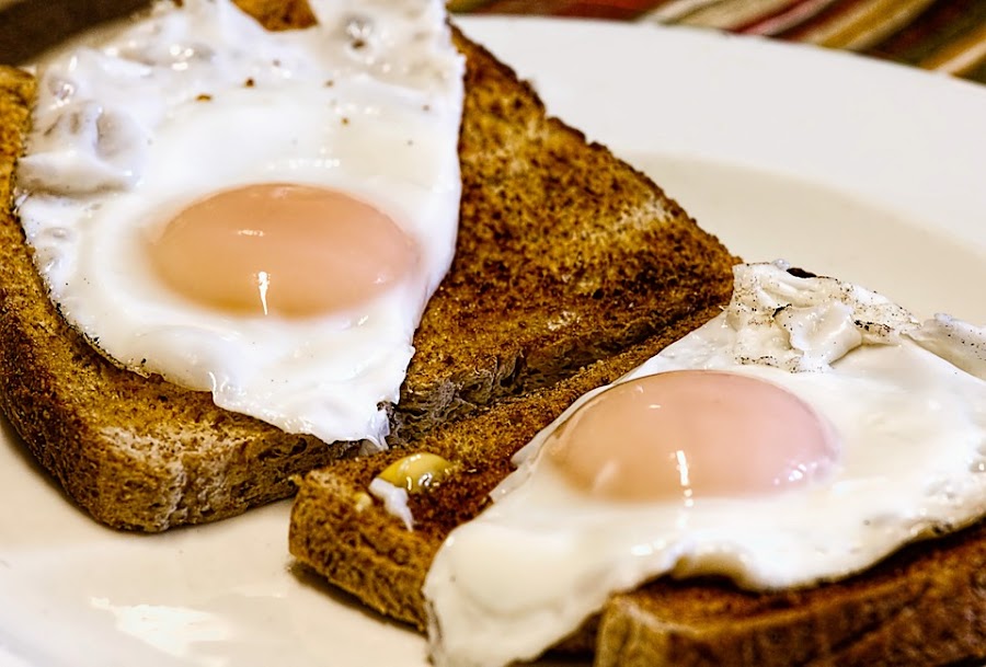 HUEVOS PASADOS POR AGUA