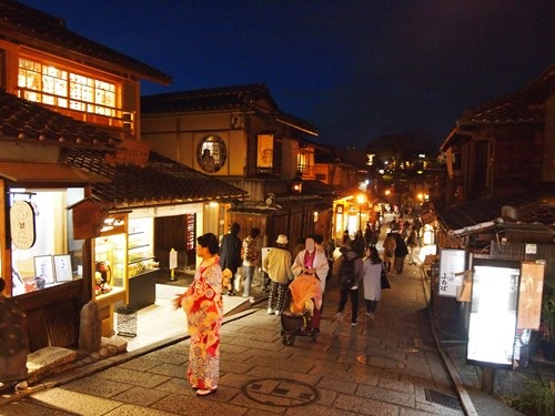 Shansquare Blog 新年日本大阪京都神戶自駕遊day1 京都清水寺仁王門 二寧坂星巴克我樂苦多