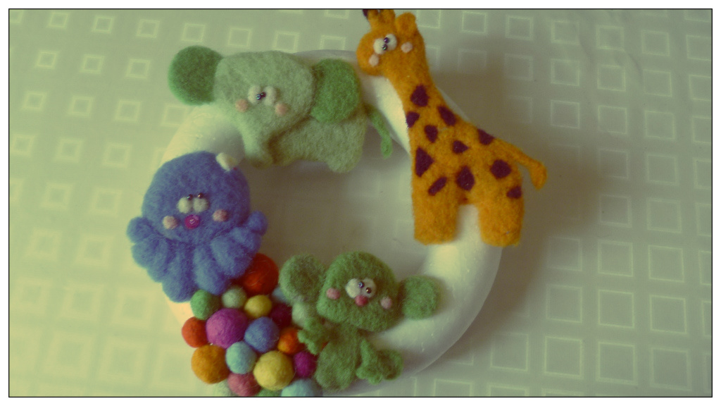 IN MY COSY NEST: Couronne multicolore en laine feutrée/ Colorful wreath