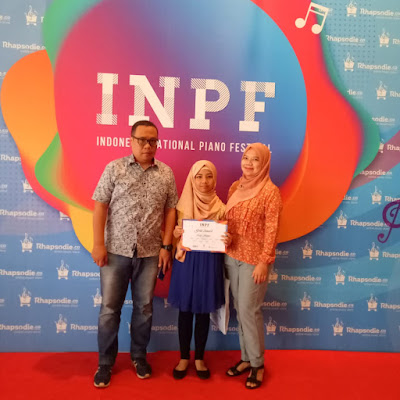 penampilan teteh rafa dengan lagu dangerous journey di indonesia national piano festival nurul sufitri mom lifestyle blogger event musik